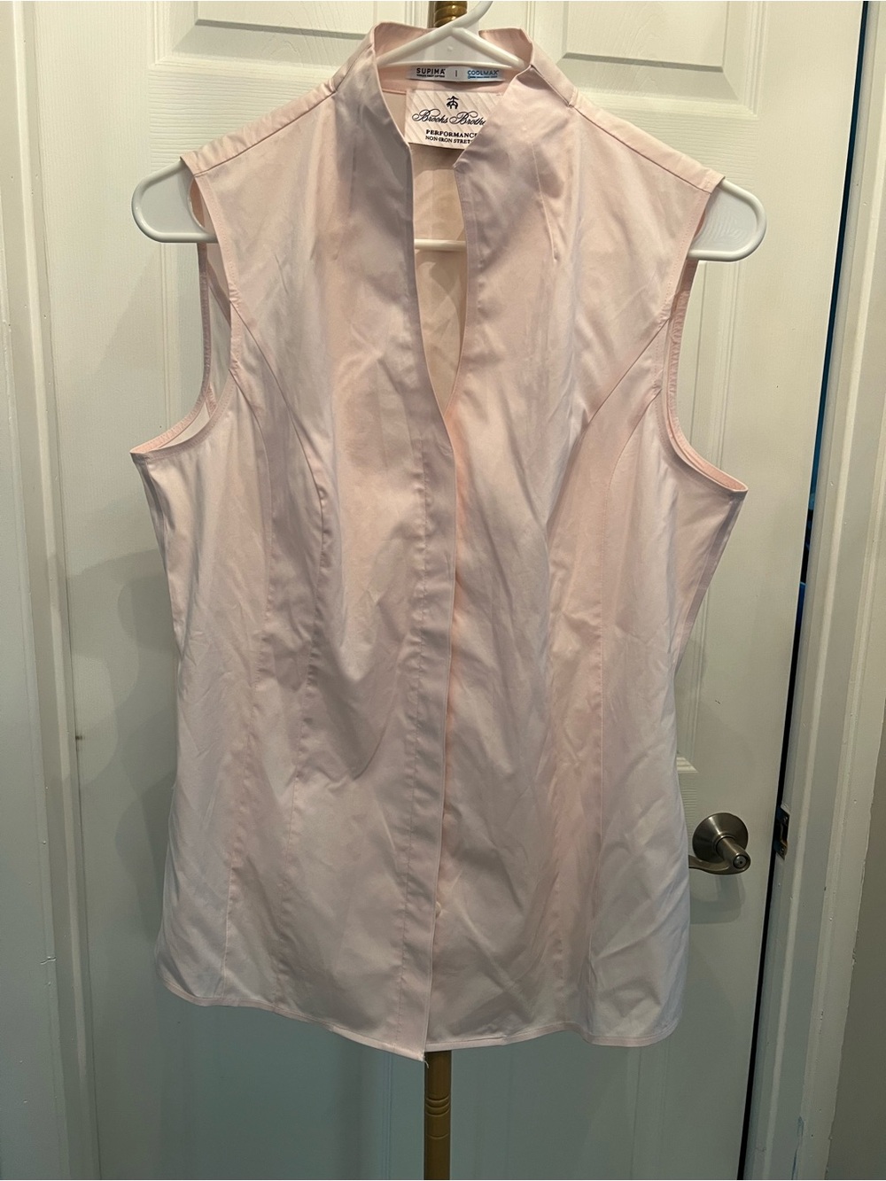 Pale pink Brooks Brothers activewear sleeveless top.